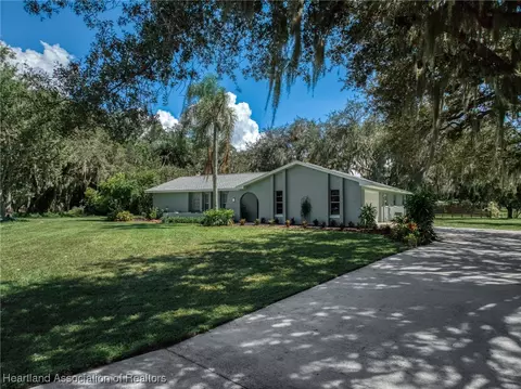 Exterior - 6032 Pine Ln, Sebring, FL 33876 photo 2 of 10