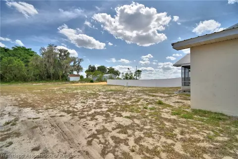Exterior - 352 E 630 Hwy, Frostproof, FL 33843 photo 5 of 10