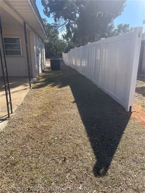 Exterior - 352 E 630 Hwy, Frostproof, FL 33843 photo 8 of 10