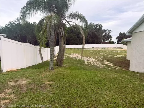 Exterior - 352 E 630 Hwy, Frostproof, FL 33843 photo 2 of 14