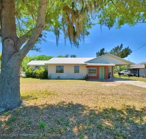 Exterior - 352 E 630 Hwy, Frostproof, FL 33843 photo 3 of 10