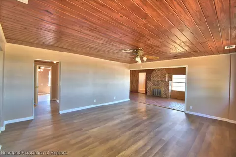 Living - 352 E 630 Hwy, Frostproof, FL 33843 photo 8 of 9