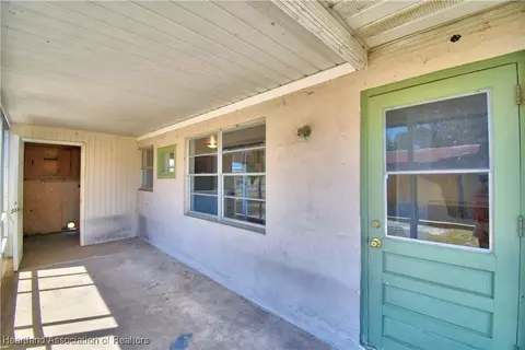 Exterior - 352 E 630 Hwy, Frostproof, FL 33843 photo 6 of 10