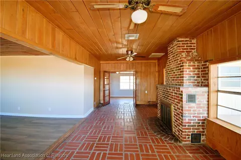Living - 352 E 630 Hwy, Frostproof, FL 33843 photo 3 of 9