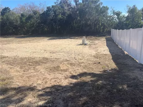Exterior - 352 E 630 Hwy, Frostproof, FL 33843 photo 9 of 10