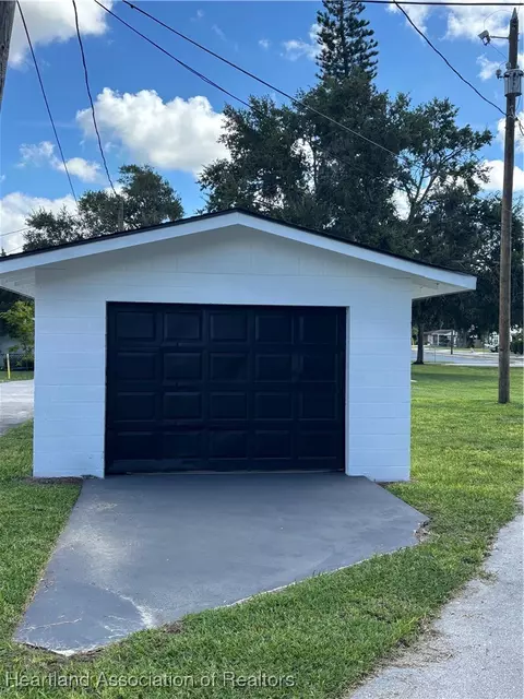 Other - 129 S Pine St, Sebring, FL 33870 photo 3 of 7