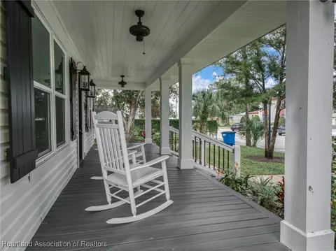 Exterior - 129 S Pine St, Sebring, FL 33870 photo 4 of 5