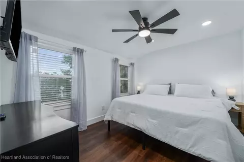 Bedroom - 129 S Pine St, Sebring, FL 33870 photo 3 of 7