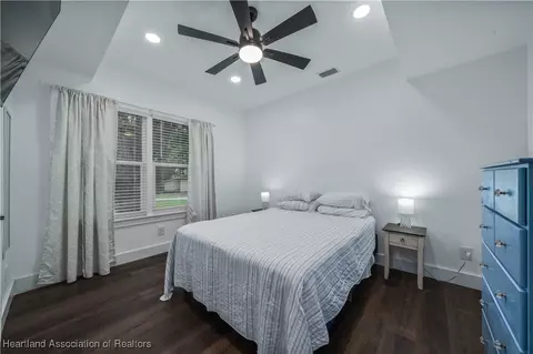 Bedroom - 129 S Pine St, Sebring, FL 33870 photo 6 of 7