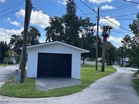 Other - 129 S Pine St, Sebring, FL 33870 photo 4 of 7