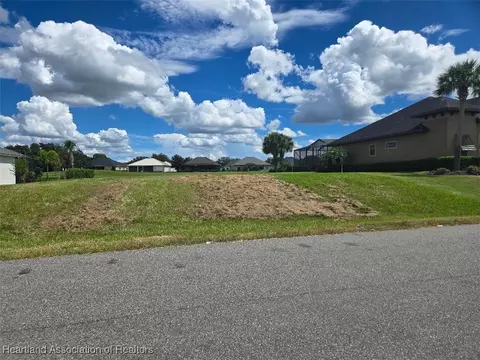6060 Strafford Oaks Dr, Sebring, FL 33875