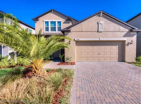 9824 Ivory Dr, Ruskin, FL 33573 photo 1
