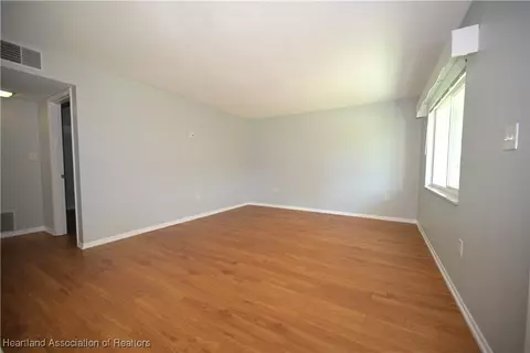 Living - 2113 Lakeview Drive 4a, Sebring, FL 33870 photo 2 of 5