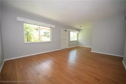 Living - 2113 Lakeview Drive 4a, Sebring, FL 33870 photo 4 of 5