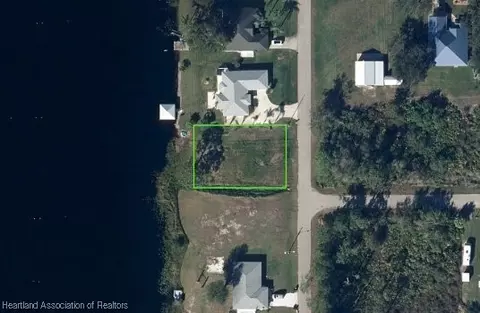 267 Bimini St NE, Lake Placid, FL 33852