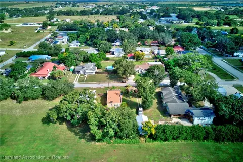 View/Area - 25 C St, Frostproof, FL 33843 photo 4 of 7