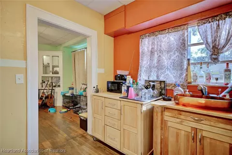 Kitchen - 25 C St, Frostproof, FL 33843 photo 2 of 3