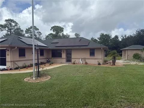 55 Lake Side Trl, Lake Placid, FL 33852