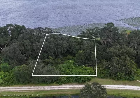 2410 Pine Needle Dr, Sebring, FL 33875