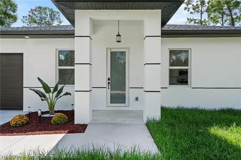 936 E Anthony St E, Lehigh Acres, FL 33974