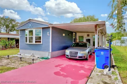 209 S Camphor Loop, Avon Park, FL 33825