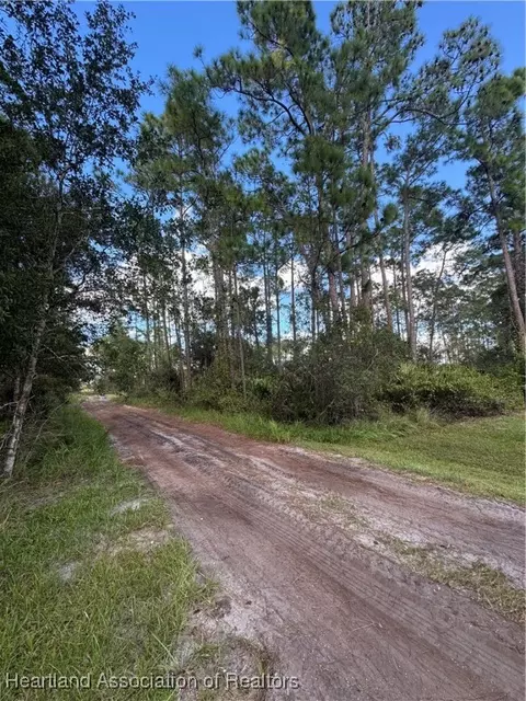 5664 Apple Rd, Sebring, FL 33875 photo 2