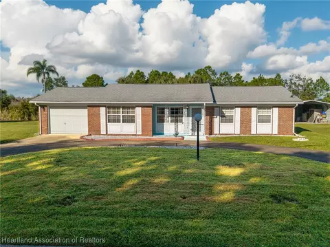 956 Peachtree Dr, Lake Placid, FL 33852