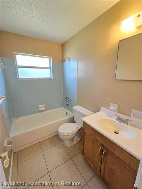 Bath - 1012 Triumph Dr, Sebring, FL 33872 photo 1 of 1