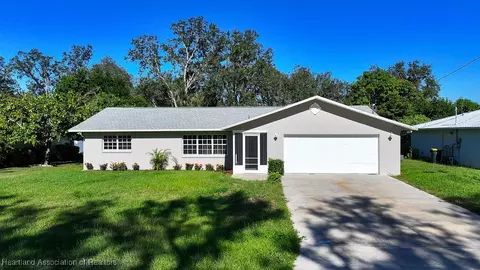 1919 N Zenith Rd, Avon Park, FL 33825