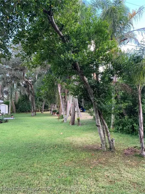 2222 N Holly Ave, Avon Park, FL 33825