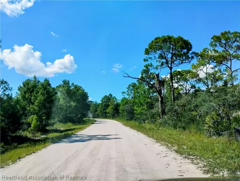 1214 Macaw Ave, Lake Placid, FL 33852