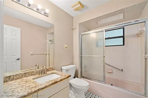 Bath - 3806 Duffer Rd, Sebring, FL 33872 photo 4 of 5
