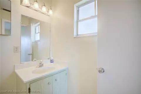 Bath - 239 Jay Ave, Sebring, FL 33870 photo 3 of 4