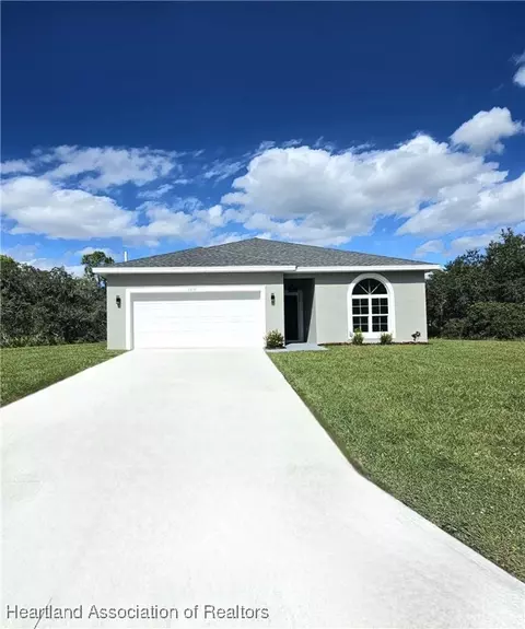 5833 Longbow Dr, Sebring, FL 33876