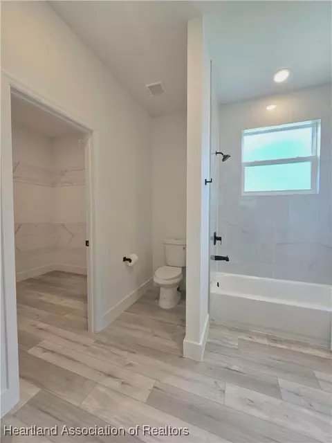 Bath - 5833 Longbow Dr, Sebring, FL 33876 photo 6 of 8