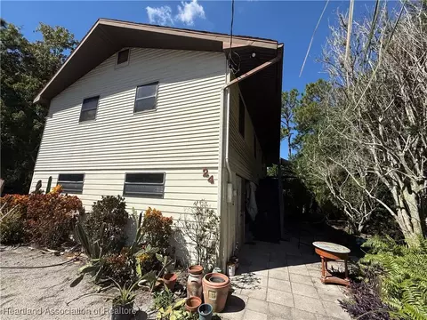24 Cloverleaf Byp, Lake Placid, FL 33852