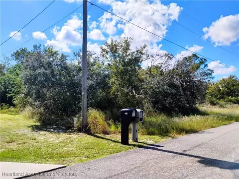 355 Chicago Way NE, Lake Placid, FL 33852