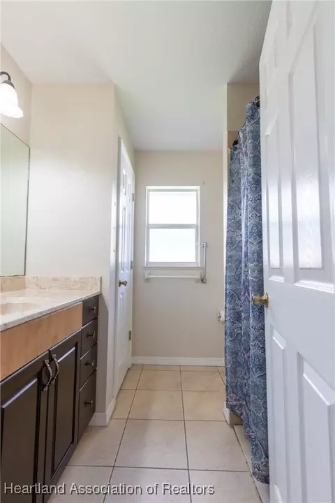 Bath - 3607 Westminster Road R, Sebring, FL 33875 photo 5 of 7