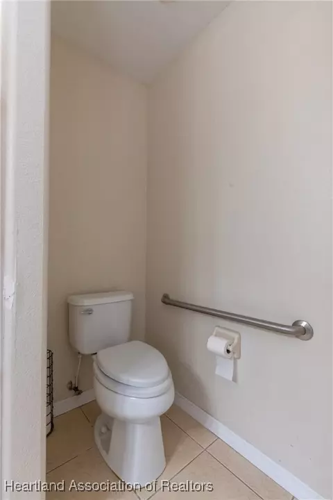 Bath - 3607 Westminster Road R, Sebring, FL 33875 photo 2 of 7