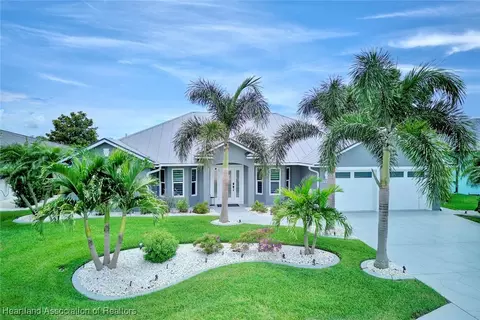157 Loquat Rd NE, Lake Placid, FL 33852