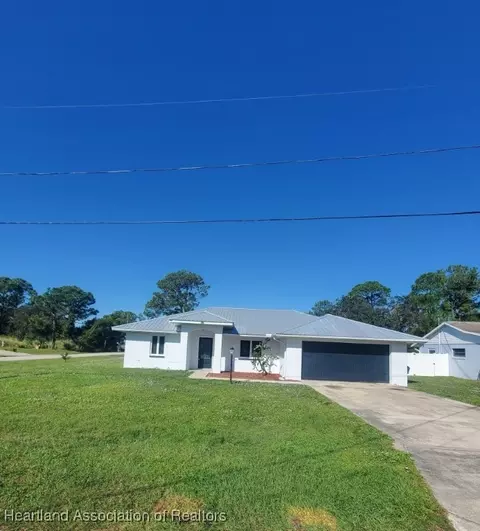 401 Lemans Dr, Sebring, FL 33872 photo 1