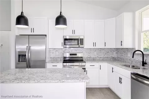 Kitchen - 1807 Azalea Ter, Sebring, FL 33875 photo 4 of 4