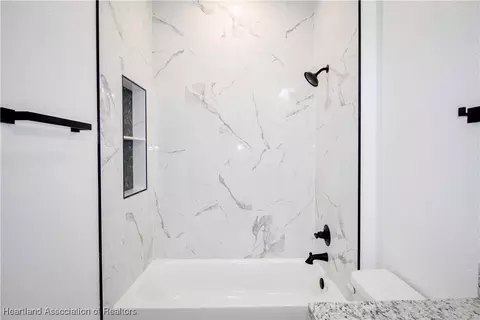 Bath - 1807 Azalea Ter, Sebring, FL 33875 photo 7 of 8