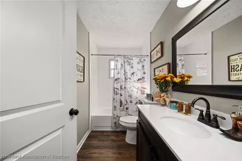 Bath - 1925 Elf Dr, Sebring, FL 33875 photo 1 of 2