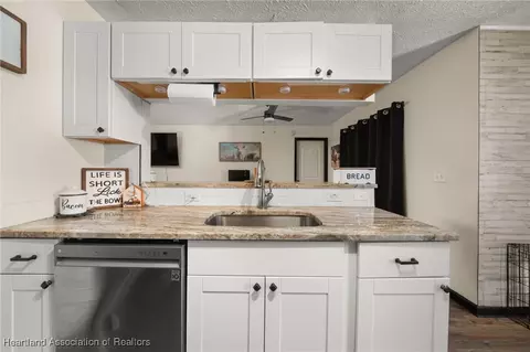 Kitchen - 1925 Elf Dr, Sebring, FL 33875 photo 3 of 3
