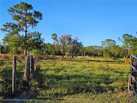 900 Plantation Dr, Sebring, FL 33876 photo 2