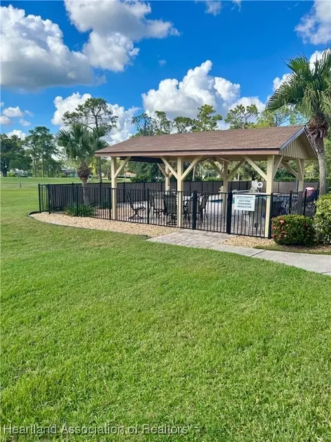 Exterior - 3841 Edgewater Dr, Sebring, FL 33872 photo 5 of 6
