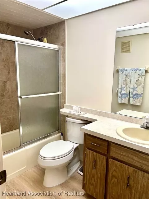 Bath - 3841 Edgewater Dr, Sebring, FL 33872 photo 3 of 3