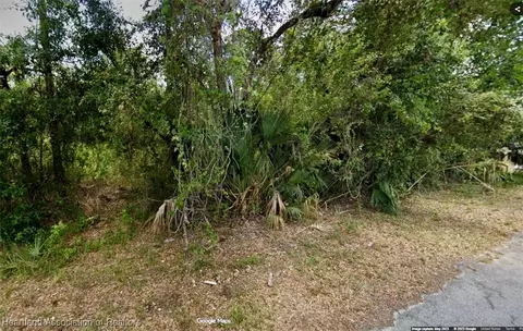 4202 E 21st St, Alva, FL 33920