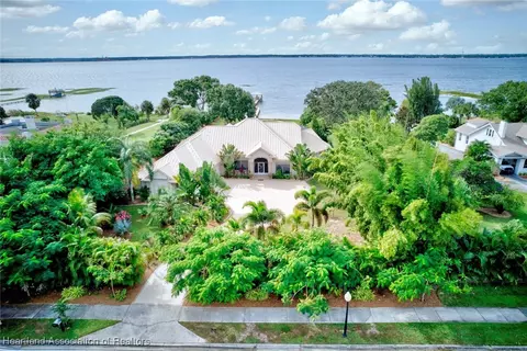 1931 Lakeview Dr, Sebring, FL 33870